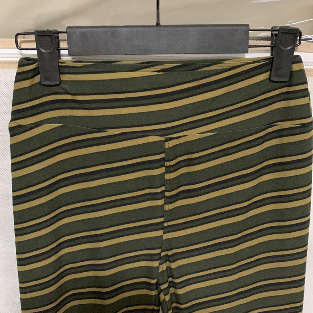 ⭐️Clearance⭐️LulaRoe Leggings OS - Picture 4 of 9